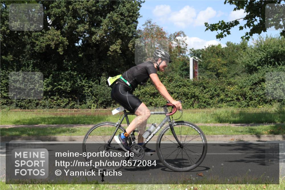 10.08.2025 - GEWOBA Citytriathlon Bremen Yannick Fuchs http://msf.ph/oto/8572084 10.08.2025 14:47:43 Radfahren 367, 382, 418, 448, 467, 483 meine-sportfotos.de
