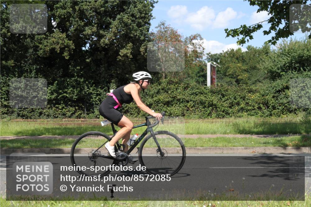 10.08.2025 - GEWOBA Citytriathlon Bremen Yannick Fuchs http://msf.ph/oto/8572085 10.08.2025 14:47:44 Radfahren 367, 382, 418, 448, 467, 483 meine-sportfotos.de