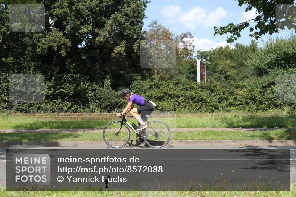10.08.2025 - GEWOBA Citytriathlon Bremen Yannick Fuchs http://msf.ph/oto/8572088 10.08.2025 14:47:48 Radfahren 331, 382, 418, 467, 483 meine-sportfotos.de