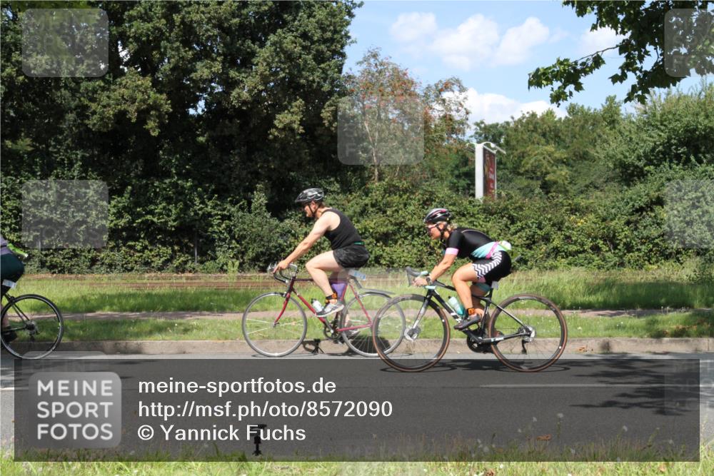 10.08.2025 - GEWOBA Citytriathlon Bremen Yannick Fuchs http://msf.ph/oto/8572090 10.08.2025 14:47:50 Radfahren 331, 382, 418, 467, 483 meine-sportfotos.de