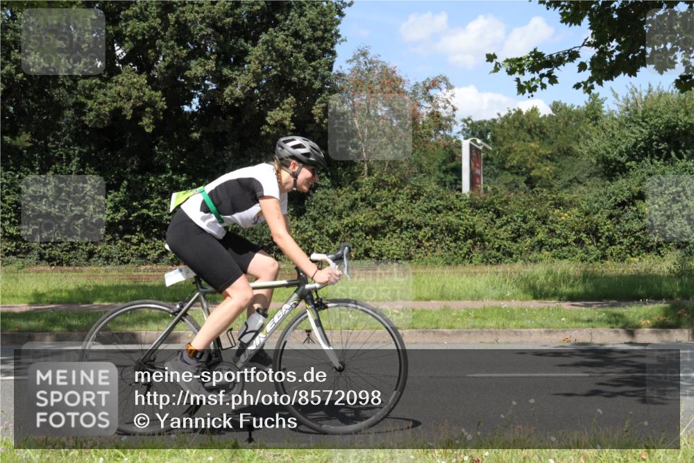 10.08.2025 - GEWOBA Citytriathlon Bremen Yannick Fuchs http://msf.ph/oto/8572098 10.08.2025 14:48:08 Radfahren 22, 196, 331, 350, 447 meine-sportfotos.de