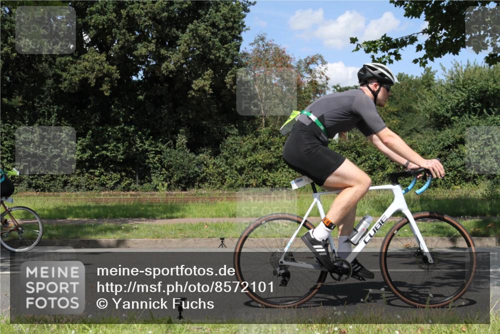 10.08.2025 - GEWOBA Citytriathlon Bremen Yannick Fuchs http://msf.ph/oto/8572101 10.08.2025 14:48:10 Radfahren 22, 196, 331, 350, 447 meine-sportfotos.de