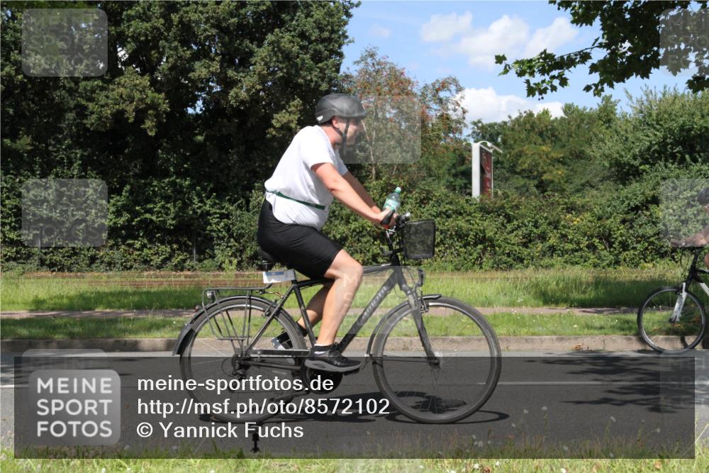 10.08.2025 - GEWOBA Citytriathlon Bremen Yannick Fuchs http://msf.ph/oto/8572102 10.08.2025 14:48:20 Radfahren 189, 196, 350, 447, 457 meine-sportfotos.de