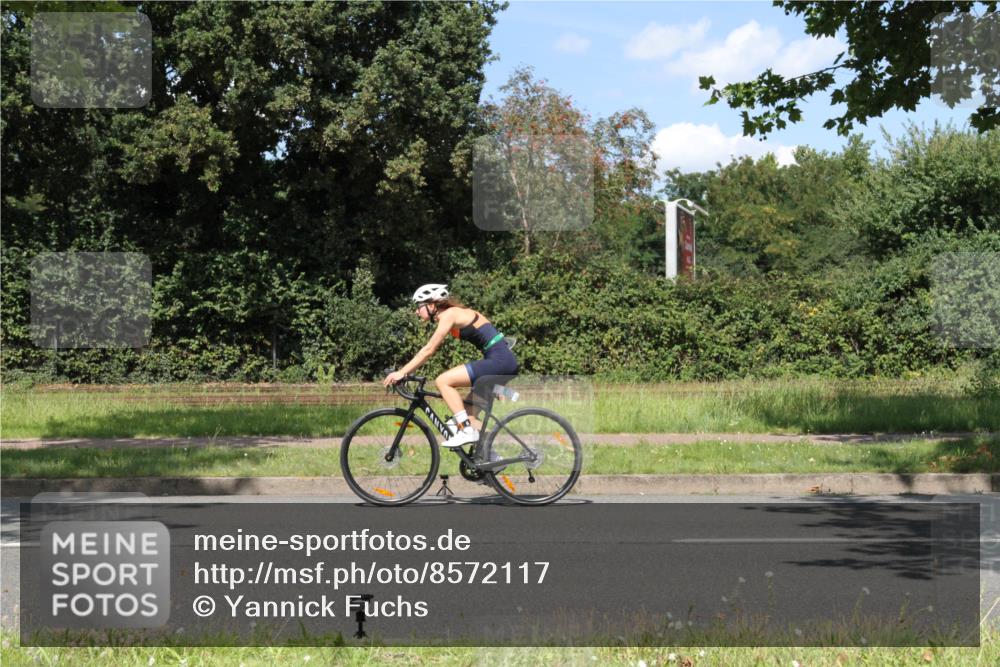 10.08.2025 - GEWOBA Citytriathlon Bremen Yannick Fuchs http://msf.ph/oto/8572117 10.08.2025 14:48:43 Radfahren 179, 181, 276, 365, 389, 426, 487 meine-sportfotos.de