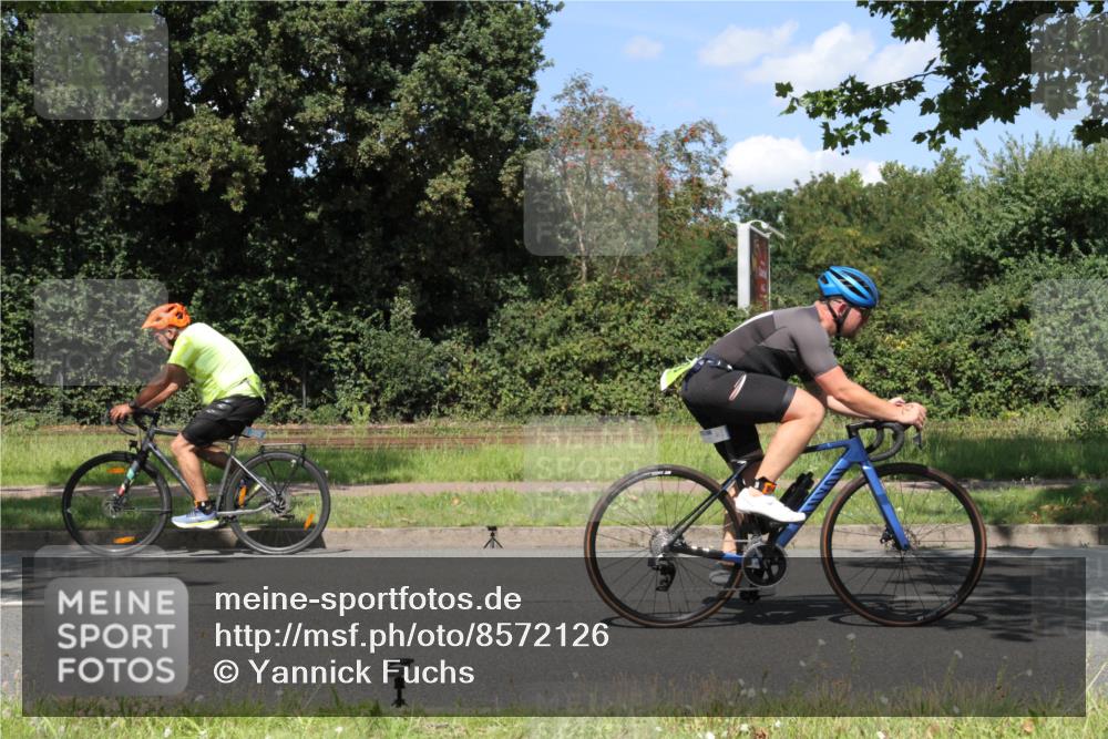 10.08.2025 - GEWOBA Citytriathlon Bremen Yannick Fuchs http://msf.ph/oto/8572126 10.08.2025 14:48:48 Radfahren 179, 181, 276, 365, 389, 426, 487 meine-sportfotos.de