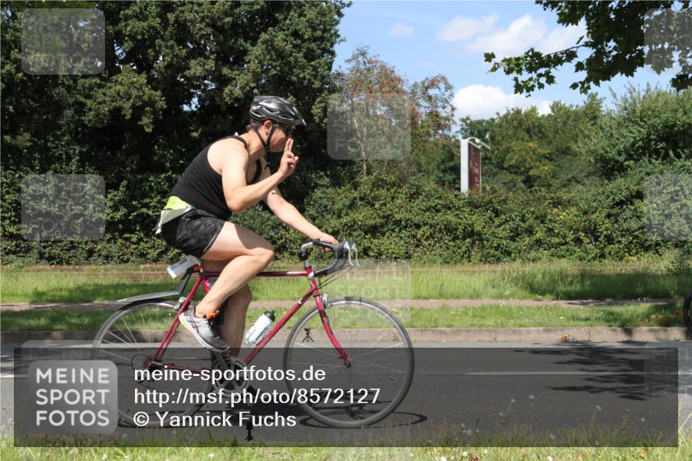 10.08.2025 - GEWOBA Citytriathlon Bremen Yannick Fuchs http://msf.ph/oto/8572127 10.08.2025 14:48:48 Radfahren 179, 181, 276, 365, 389, 426, 487 meine-sportfotos.de