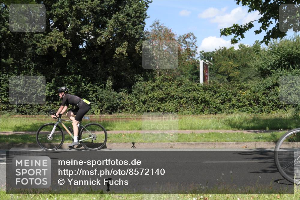 10.08.2025 - GEWOBA Citytriathlon Bremen Yannick Fuchs http://msf.ph/oto/8572140 10.08.2025 14:49:10 Radfahren 318, 351, 373, 401, 403 meine-sportfotos.de