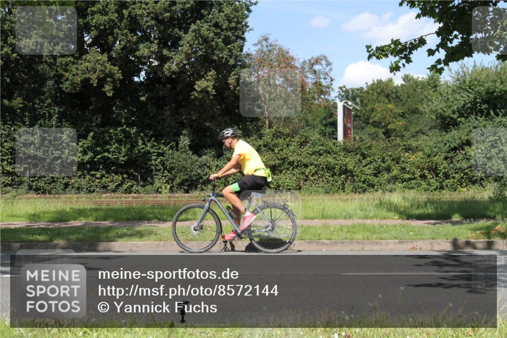 10.08.2025 - GEWOBA Citytriathlon Bremen Yannick Fuchs http://msf.ph/oto/8572144 10.08.2025 14:49:20 Radfahren 286, 373, 401 meine-sportfotos.de