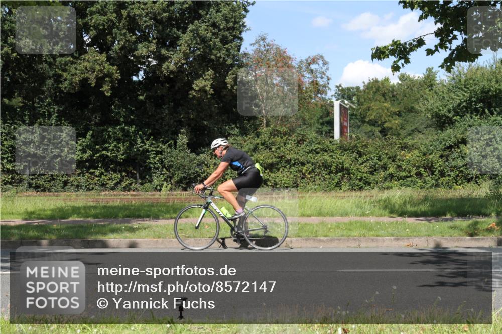 10.08.2025 - GEWOBA Citytriathlon Bremen Yannick Fuchs http://msf.ph/oto/8572147 10.08.2025 14:49:25 Radfahren 286, 328, 373, 401, 461, 491 meine-sportfotos.de