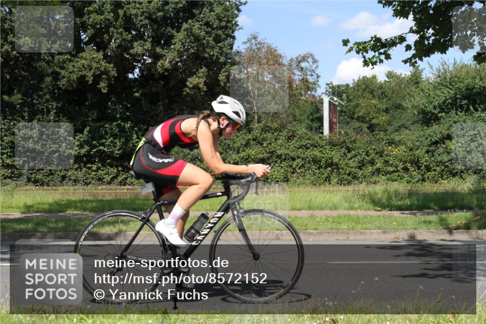 10.08.2025 - GEWOBA Citytriathlon Bremen Yannick Fuchs http://msf.ph/oto/8572152 10.08.2025 14:49:37 Radfahren 6, 169, 286, 305, 328, 377, 402, 407, 429, 461, 466, 491, 517 meine-sportfotos.de