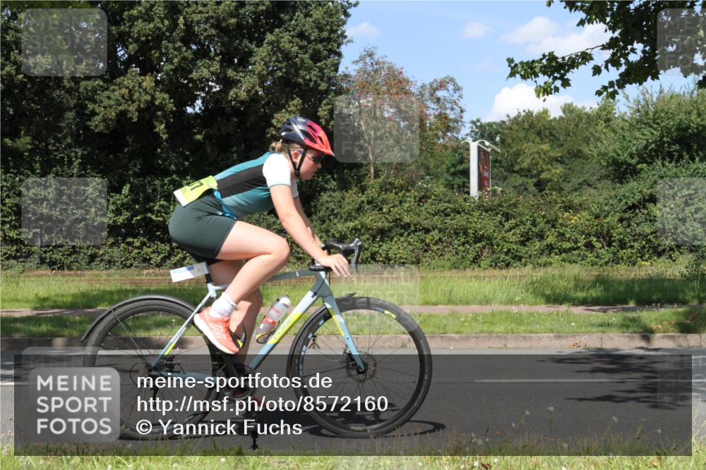 10.08.2025 - GEWOBA Citytriathlon Bremen Yannick Fuchs http://msf.ph/oto/8572160 10.08.2025 14:49:47 Radfahren 6, 169, 193, 305, 322, 328, 377, 402, 407, 429, 461, 466, 509, 517 meine-sportfotos.de