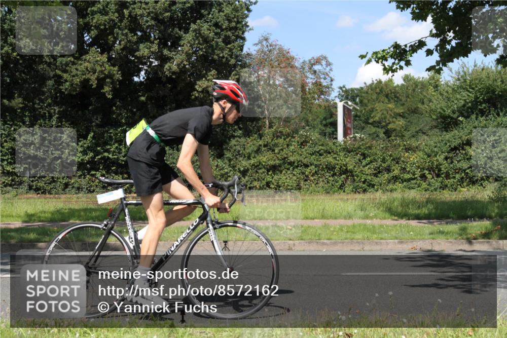 10.08.2025 - GEWOBA Citytriathlon Bremen Yannick Fuchs http://msf.ph/oto/8572162 10.08.2025 14:49:52 Radfahren 6, 120, 169, 193, 293, 305, 322, 402, 407, 429, 466, 509, 517 meine-sportfotos.de