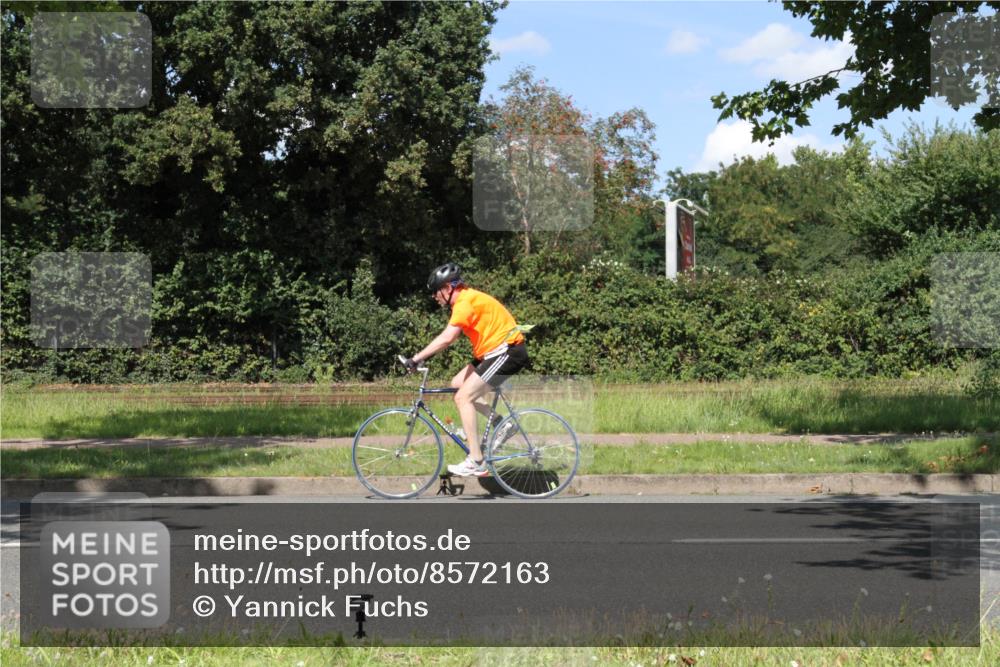 10.08.2025 - GEWOBA Citytriathlon Bremen Yannick Fuchs http://msf.ph/oto/8572163 10.08.2025 14:49:54 Radfahren 6, 120, 169, 193, 293, 305, 322, 400, 407, 466, 509, 517 meine-sportfotos.de