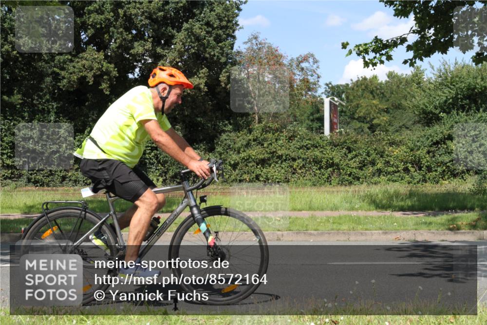 10.08.2025 - GEWOBA Citytriathlon Bremen Yannick Fuchs http://msf.ph/oto/8572164 10.08.2025 14:49:55 Radfahren 6, 120, 169, 193, 293, 305, 322, 400, 407, 466, 509, 517 meine-sportfotos.de