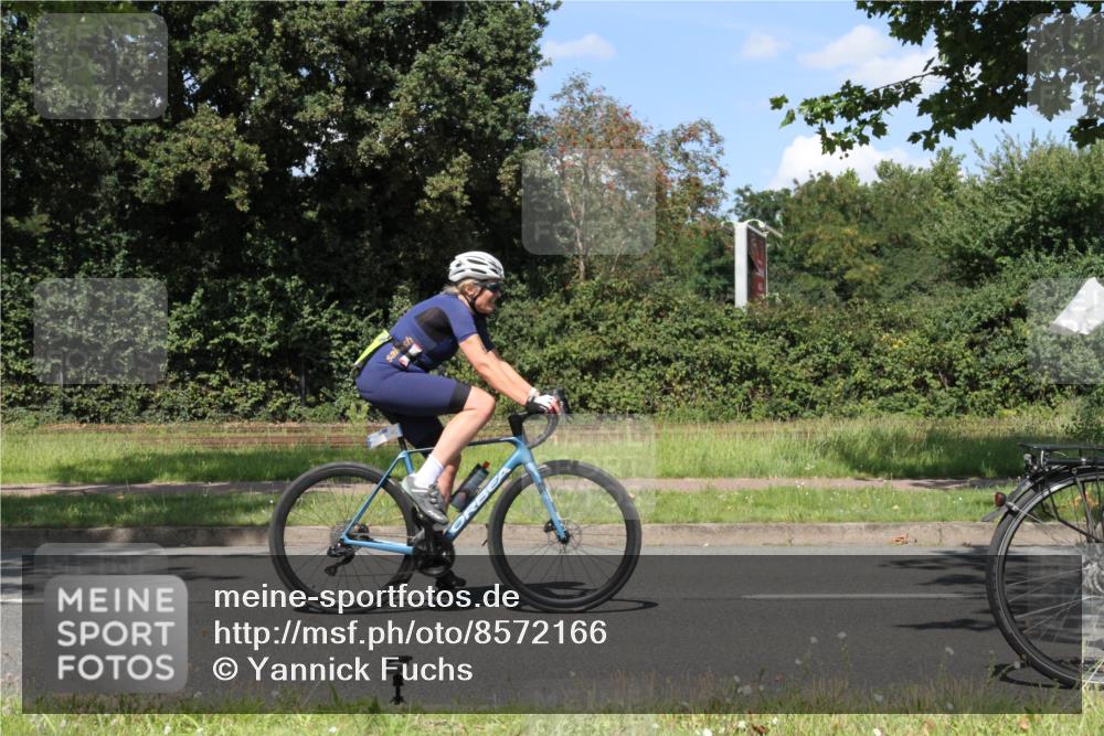 10.08.2025 - GEWOBA Citytriathlon Bremen Yannick Fuchs http://msf.ph/oto/8572166 10.08.2025 14:49:57 Radfahren 120, 169, 193, 293, 305, 322, 356, 400, 407, 509 meine-sportfotos.de
