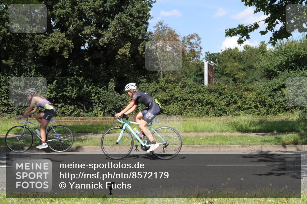10.08.2025 - GEWOBA Citytriathlon Bremen Yannick Fuchs http://msf.ph/oto/8572179 10.08.2025 14:50:16 Radfahren 120, 231, 352, 356, 400, 410, 504 meine-sportfotos.de