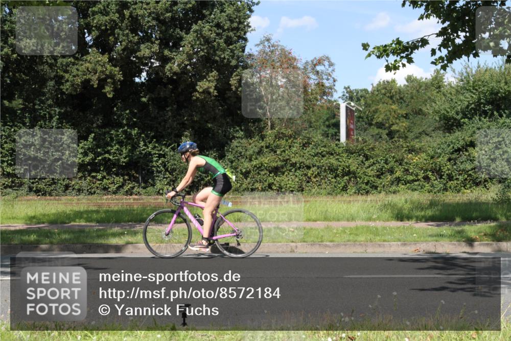 10.08.2025 - GEWOBA Citytriathlon Bremen Yannick Fuchs http://msf.ph/oto/8572184 10.08.2025 14:50:33 Radfahren 231, 416, 504 meine-sportfotos.de