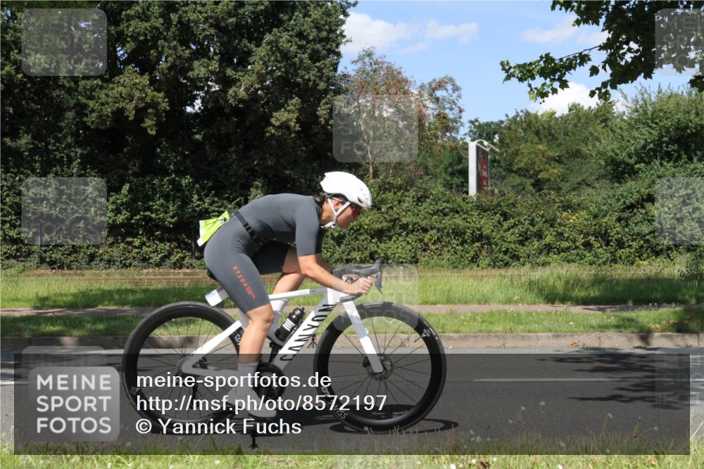 10.08.2025 - GEWOBA Citytriathlon Bremen Yannick Fuchs http://msf.ph/oto/8572197 10.08.2025 14:51:09 Radfahren 338, 379, 411, 470, 494 meine-sportfotos.de