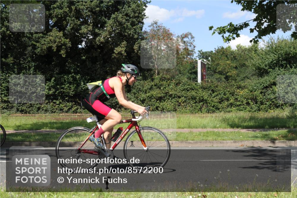 10.08.2025 - GEWOBA Citytriathlon Bremen Yannick Fuchs http://msf.ph/oto/8572200 10.08.2025 14:51:14 Radfahren 212, 338, 379, 399, 411, 470, 492, 494 meine-sportfotos.de