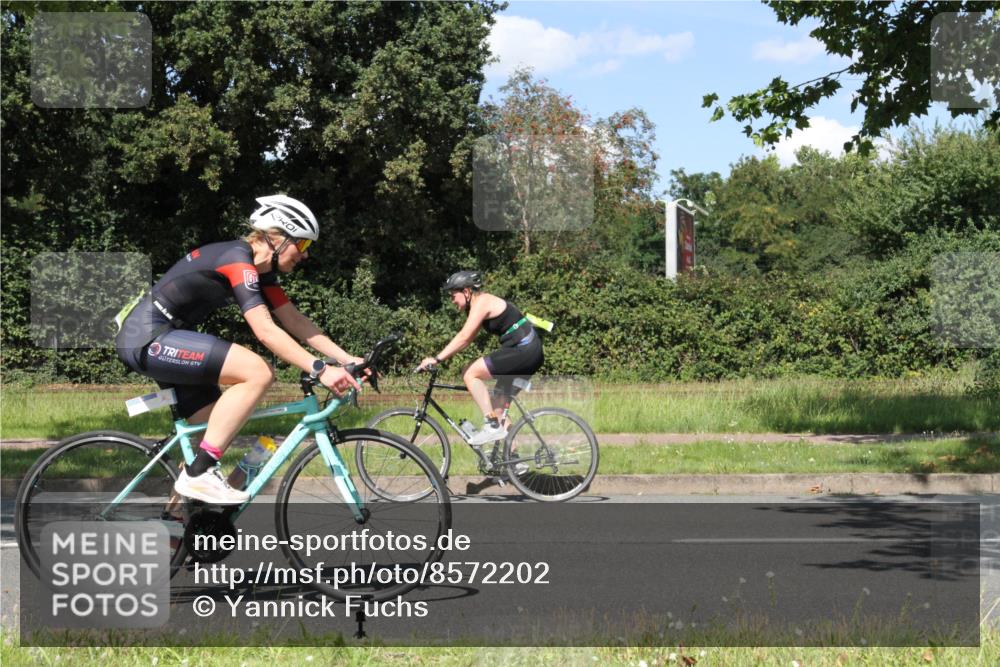10.08.2025 - GEWOBA Citytriathlon Bremen Yannick Fuchs http://msf.ph/oto/8572202 10.08.2025 14:51:17 Radfahren 212, 338, 379, 399, 411, 468, 470, 492, 494 meine-sportfotos.de