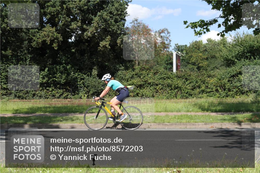 10.08.2025 - GEWOBA Citytriathlon Bremen Yannick Fuchs http://msf.ph/oto/8572203 10.08.2025 14:51:19 Radfahren 212, 338, 379, 399, 411, 468, 470, 492, 494 meine-sportfotos.de