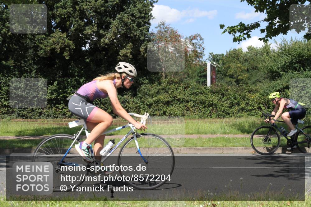 10.08.2025 - GEWOBA Citytriathlon Bremen Yannick Fuchs http://msf.ph/oto/8572204 10.08.2025 14:51:20 Radfahren 212, 338, 379, 399, 411, 468, 470, 492, 494 meine-sportfotos.de