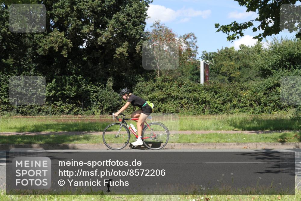 10.08.2025 - GEWOBA Citytriathlon Bremen Yannick Fuchs http://msf.ph/oto/8572206 10.08.2025 14:51:21 Radfahren 212, 338, 379, 399, 411, 468, 470, 492, 494 meine-sportfotos.de