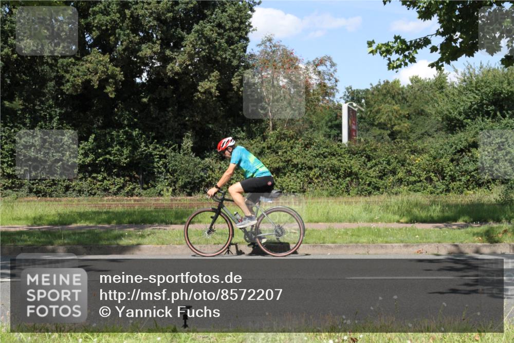 10.08.2025 - GEWOBA Citytriathlon Bremen Yannick Fuchs http://msf.ph/oto/8572207 10.08.2025 14:51:23 Radfahren 212, 338, 374, 399, 468, 470, 492, 494 meine-sportfotos.de