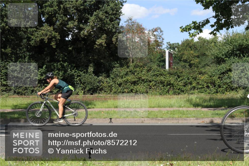 10.08.2025 - GEWOBA Citytriathlon Bremen Yannick Fuchs http://msf.ph/oto/8572212 10.08.2025 14:51:28 Radfahren 212, 338, 374, 399, 468, 492 meine-sportfotos.de