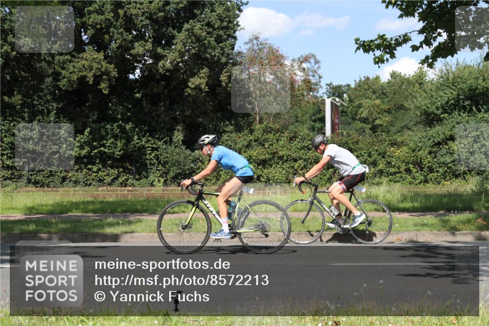 10.08.2025 - GEWOBA Citytriathlon Bremen Yannick Fuchs http://msf.ph/oto/8572213 10.08.2025 14:51:30 Radfahren 212, 374, 399, 468, 492 meine-sportfotos.de