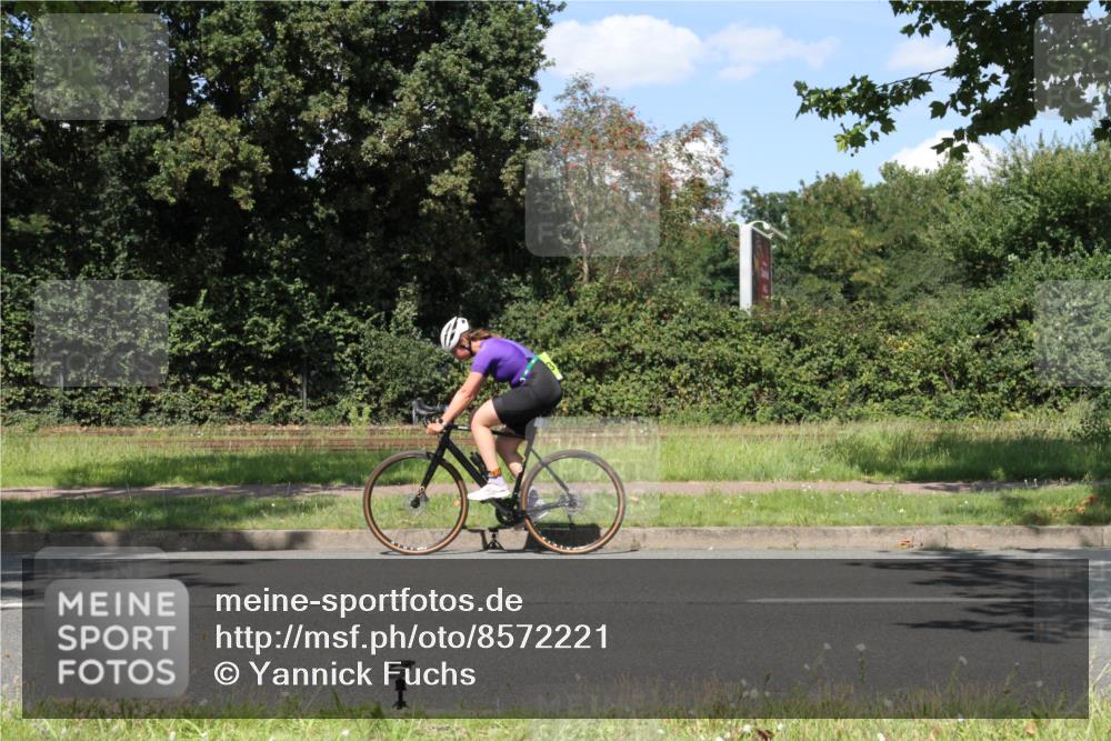 10.08.2025 - GEWOBA Citytriathlon Bremen Yannick Fuchs http://msf.ph/oto/8572221 10.08.2025 14:51:53 Radfahren 183, 237, 341, 368, 428, 523 meine-sportfotos.de
