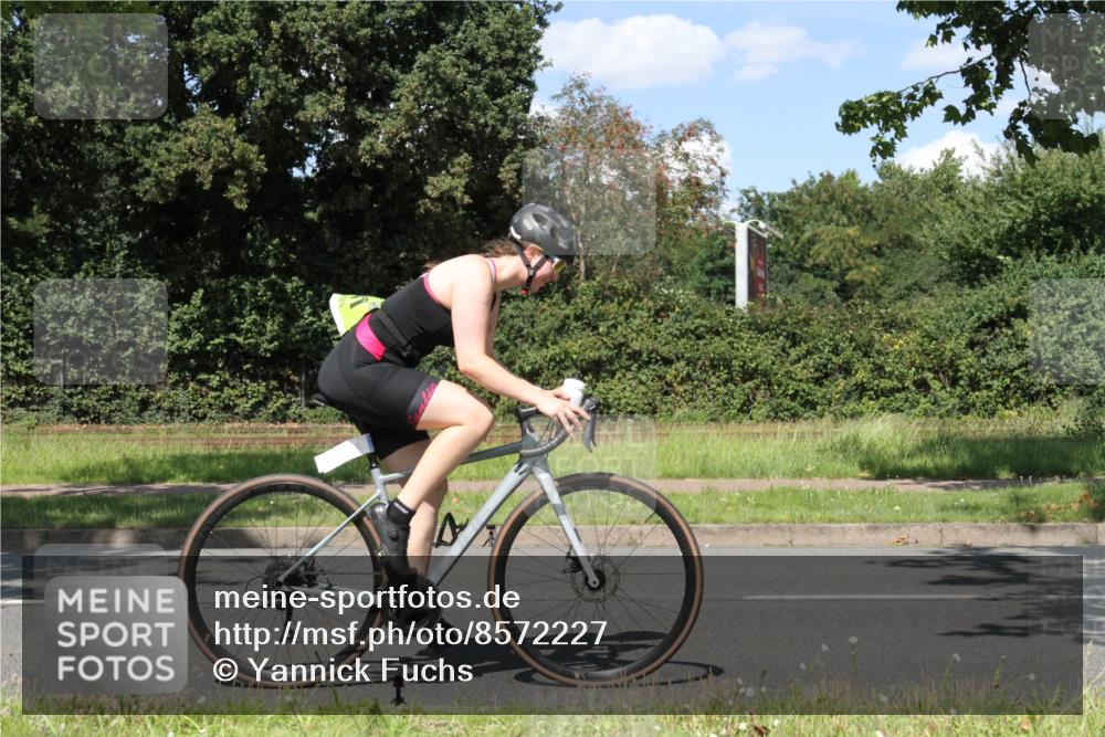 10.08.2025 - GEWOBA Citytriathlon Bremen Yannick Fuchs http://msf.ph/oto/8572227 10.08.2025 14:52:06 Radfahren 315, 321, 341, 361, 368, 412, 428 meine-sportfotos.de