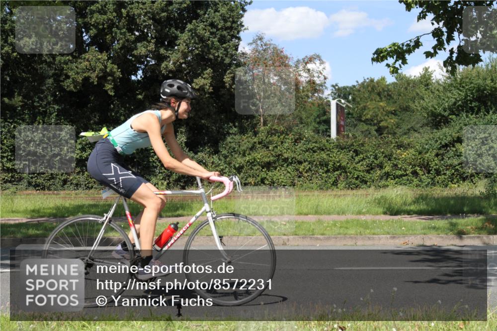 10.08.2025 - GEWOBA Citytriathlon Bremen Yannick Fuchs http://msf.ph/oto/8572231 10.08.2025 14:52:11 Radfahren 315, 321, 327, 341, 361, 368, 381, 412, 428, 496, 520 meine-sportfotos.de