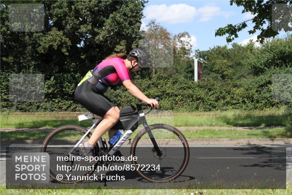10.08.2025 - GEWOBA Citytriathlon Bremen Yannick Fuchs http://msf.ph/oto/8572234 10.08.2025 14:52:19 Radfahren 315, 321, 327, 347, 361, 381, 412, 439, 469, 496, 520 meine-sportfotos.de
