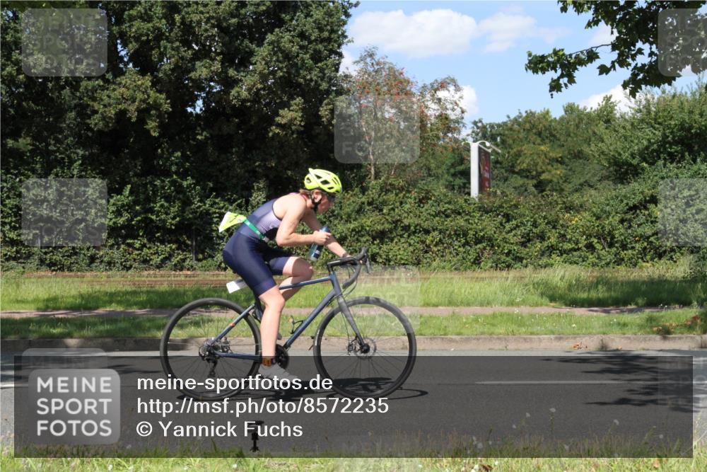 10.08.2025 - GEWOBA Citytriathlon Bremen Yannick Fuchs http://msf.ph/oto/8572235 10.08.2025 14:52:21 Radfahren 315, 327, 329, 347, 361, 381, 412, 439, 469, 496, 520 meine-sportfotos.de