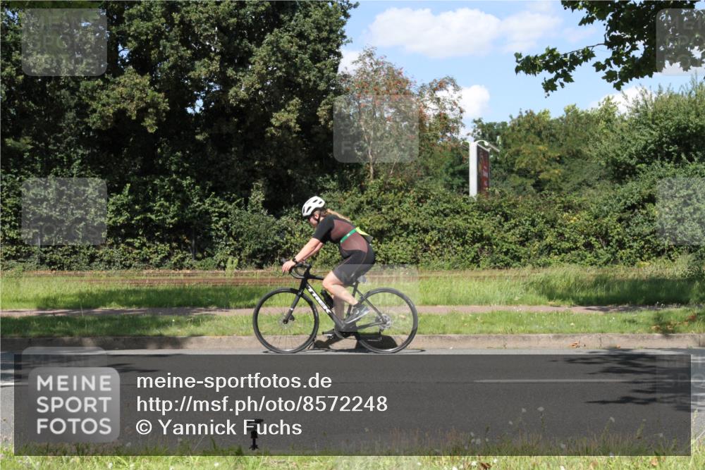 10.08.2025 - GEWOBA Citytriathlon Bremen Yannick Fuchs http://msf.ph/oto/8572248 10.08.2025 14:52:42 Radfahren 329, 347, 378, 459, 469 meine-sportfotos.de