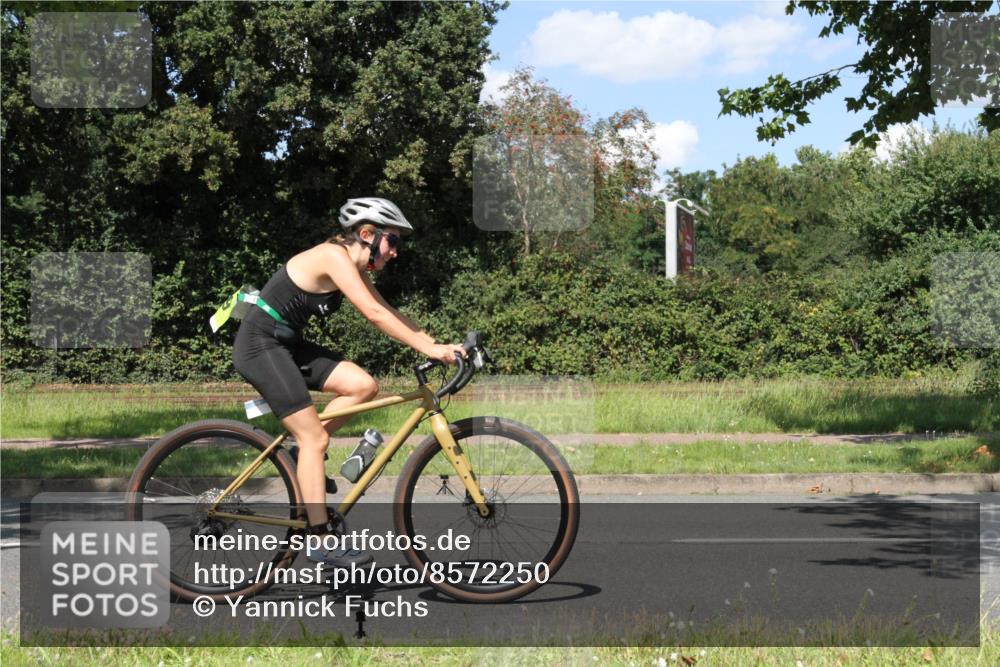 10.08.2025 - GEWOBA Citytriathlon Bremen Yannick Fuchs http://msf.ph/oto/8572250 10.08.2025 14:52:46 Radfahren 378, 459, 510 meine-sportfotos.de