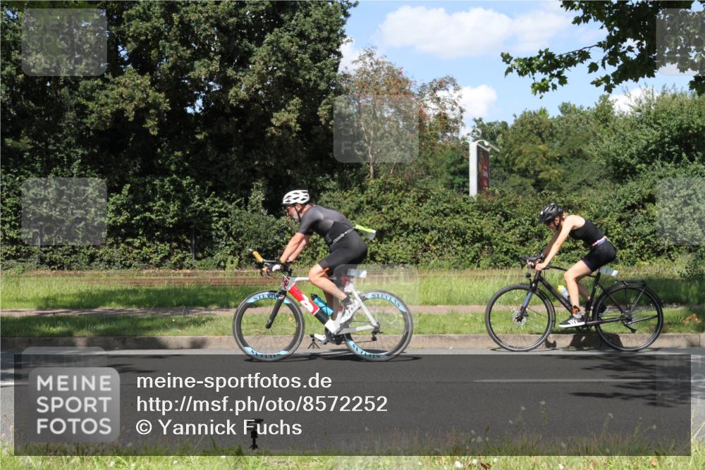 10.08.2025 - GEWOBA Citytriathlon Bremen Yannick Fuchs http://msf.ph/oto/8572252 10.08.2025 14:52:53 Radfahren 378, 385, 459, 463, 510 meine-sportfotos.de
