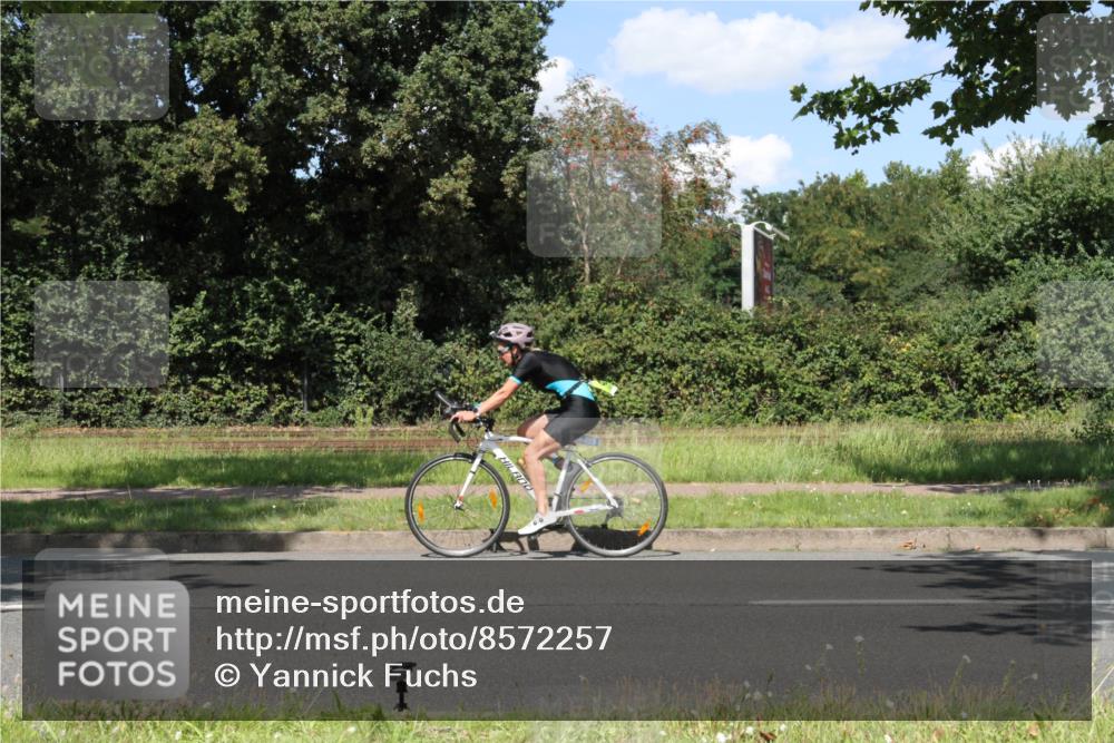 10.08.2025 - GEWOBA Citytriathlon Bremen Yannick Fuchs http://msf.ph/oto/8572257 10.08.2025 14:53:00 Radfahren 376, 378, 385, 463, 510 meine-sportfotos.de