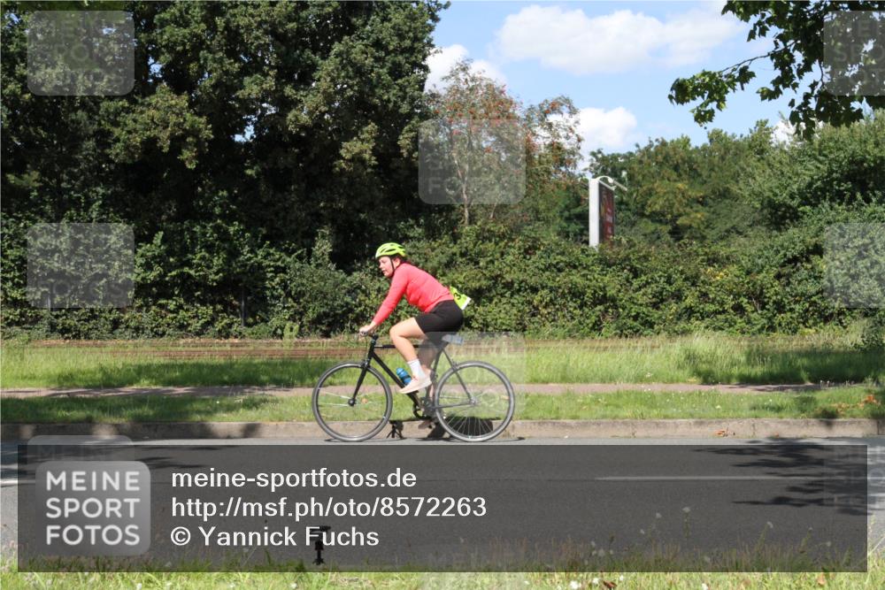 10.08.2025 - GEWOBA Citytriathlon Bremen Yannick Fuchs http://msf.ph/oto/8572263 10.08.2025 14:53:09 Radfahren 188, 376, 385, 463, 510 meine-sportfotos.de