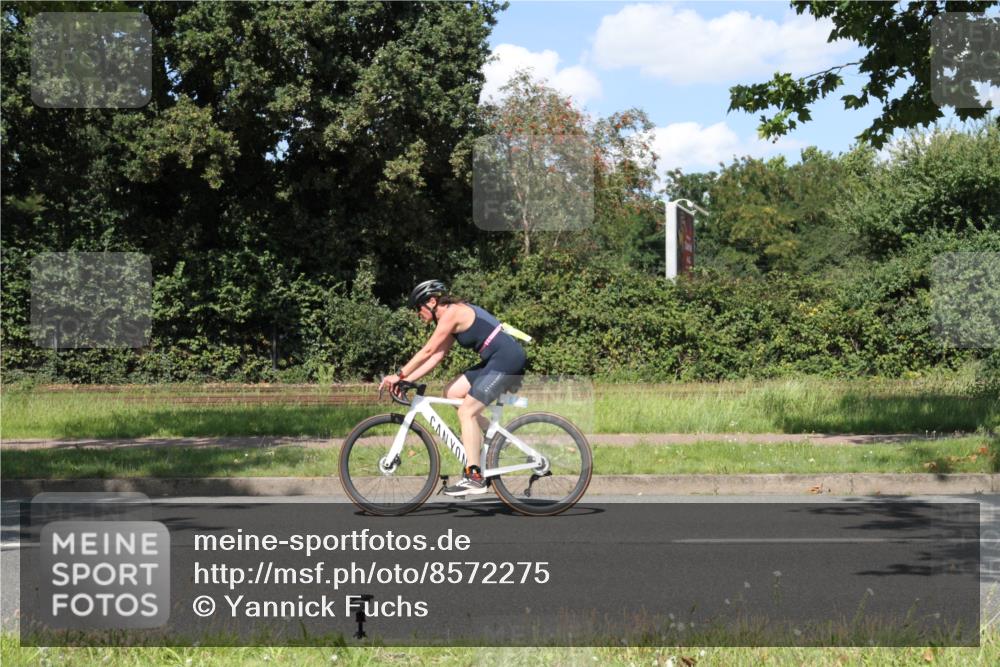 10.08.2025 - GEWOBA Citytriathlon Bremen Yannick Fuchs http://msf.ph/oto/8572275 10.08.2025 14:53:30 Radfahren 188, 419, 501 meine-sportfotos.de
