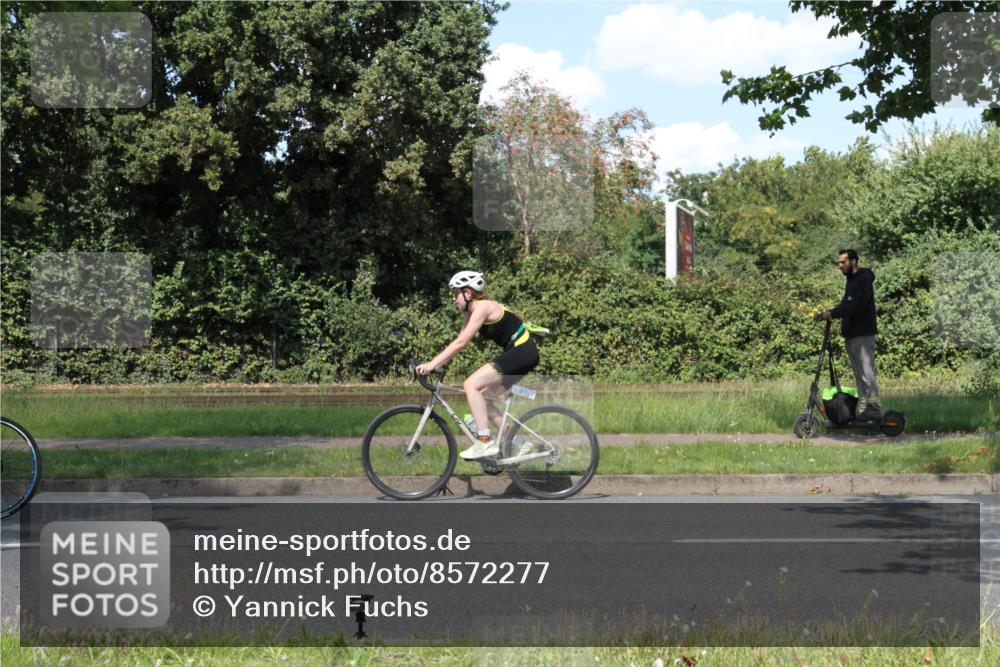 10.08.2025 - GEWOBA Citytriathlon Bremen Yannick Fuchs http://msf.ph/oto/8572277 10.08.2025 14:53:32 Radfahren 188, 419, 501 meine-sportfotos.de