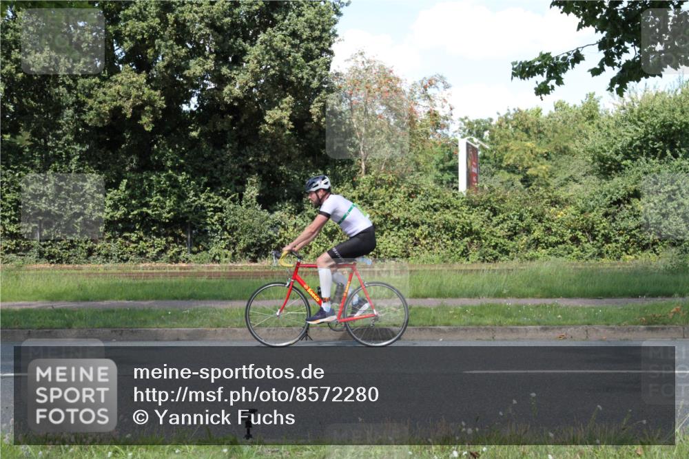 10.08.2025 - GEWOBA Citytriathlon Bremen Yannick Fuchs http://msf.ph/oto/8572280 10.08.2025 14:53:35 Radfahren 419, 438, 501 meine-sportfotos.de