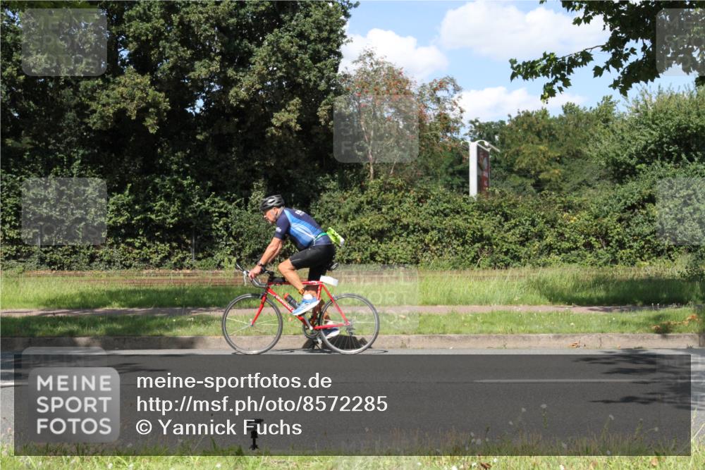 10.08.2025 - GEWOBA Citytriathlon Bremen Yannick Fuchs http://msf.ph/oto/8572285 10.08.2025 14:53:51 Radfahren 291, 300, 345, 438, 485, 501 meine-sportfotos.de