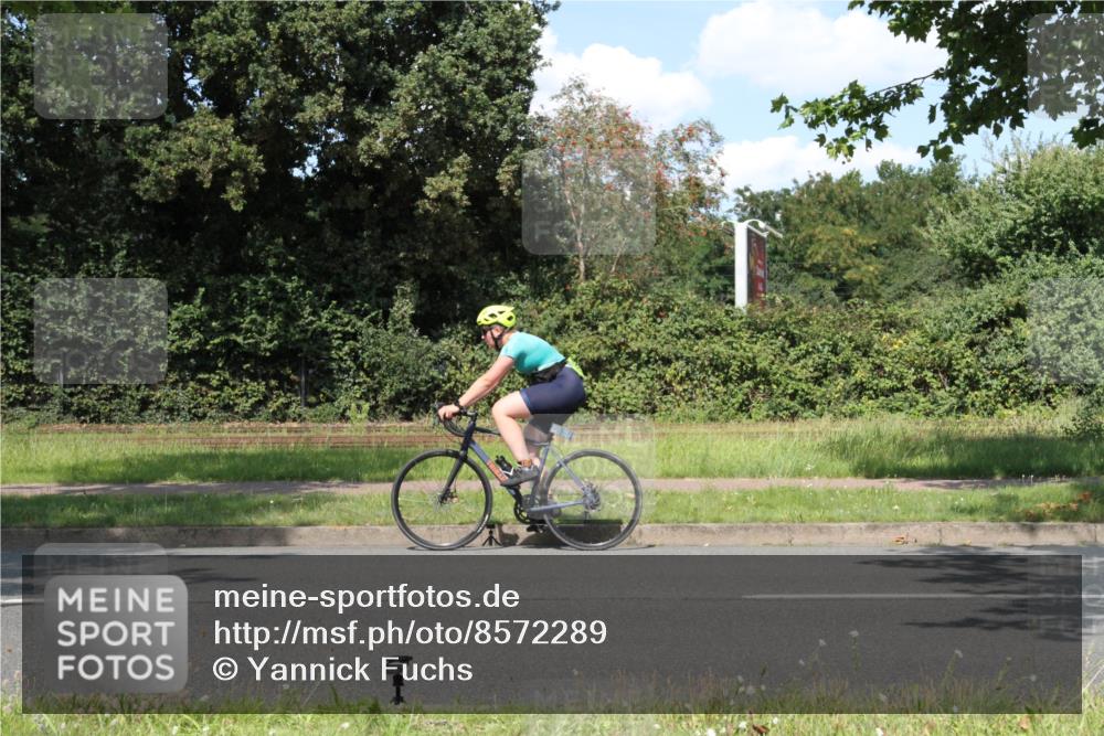 10.08.2025 - GEWOBA Citytriathlon Bremen Yannick Fuchs http://msf.ph/oto/8572289 10.08.2025 14:53:56 Radfahren 291, 300, 345, 434, 438, 473, 485, 519 meine-sportfotos.de
