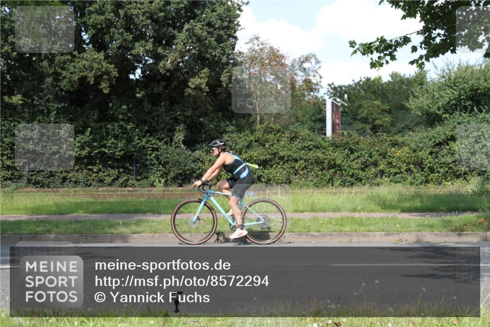 10.08.2025 - GEWOBA Citytriathlon Bremen Yannick Fuchs http://msf.ph/oto/8572294 10.08.2025 14:54:06 Radfahren 345, 362, 433, 434, 454, 473, 485, 508, 519 meine-sportfotos.de
