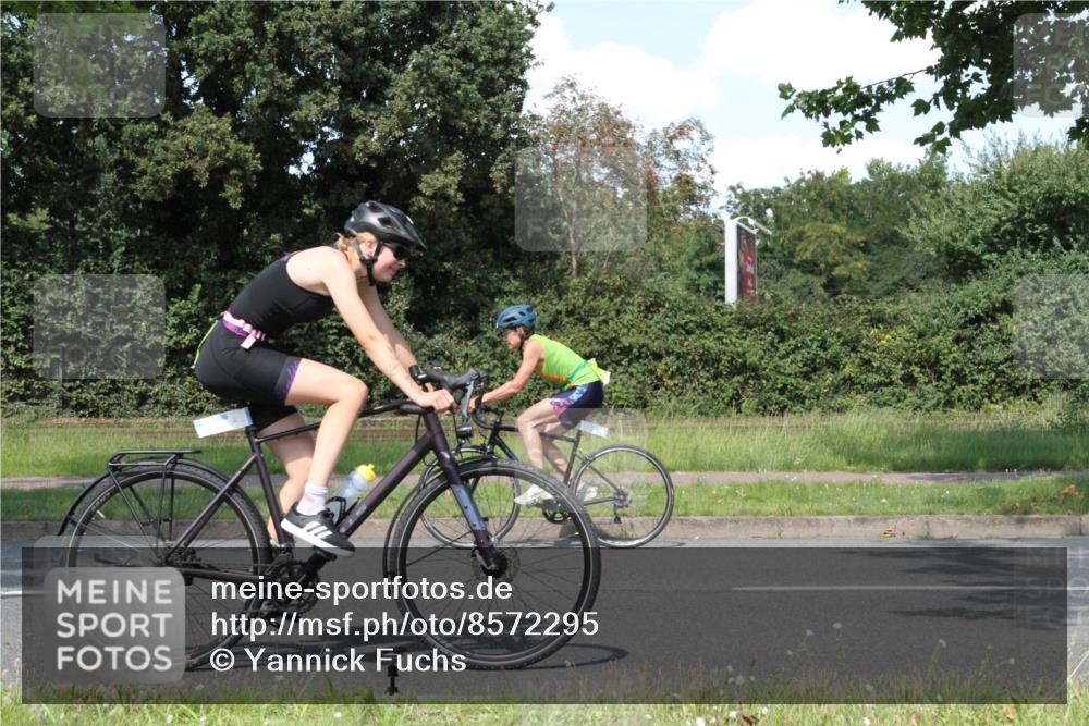 10.08.2025 - GEWOBA Citytriathlon Bremen Yannick Fuchs http://msf.ph/oto/8572295 10.08.2025 14:54:08 Radfahren 324, 345, 362, 433, 434, 454, 473, 475, 485, 508, 519 meine-sportfotos.de