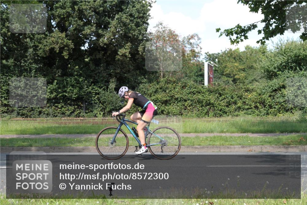 10.08.2025 - GEWOBA Citytriathlon Bremen Yannick Fuchs http://msf.ph/oto/8572300 10.08.2025 14:54:12 Radfahren 206, 324, 345, 362, 433, 434, 454, 473, 475, 485, 508, 519 meine-sportfotos.de