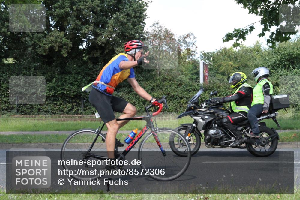 10.08.2025 - GEWOBA Citytriathlon Bremen Yannick Fuchs http://msf.ph/oto/8572306 10.08.2025 14:54:22 Radfahren 206, 316, 324, 362, 387, 393, 433, 454, 475, 489, 507, 508, 514 meine-sportfotos.de