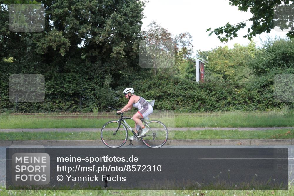 10.08.2025 - GEWOBA Citytriathlon Bremen Yannick Fuchs http://msf.ph/oto/8572310 10.08.2025 14:54:27 Radfahren 194, 206, 316, 324, 370, 387, 393, 440, 454, 475, 489, 507, 514, 518 meine-sportfotos.de